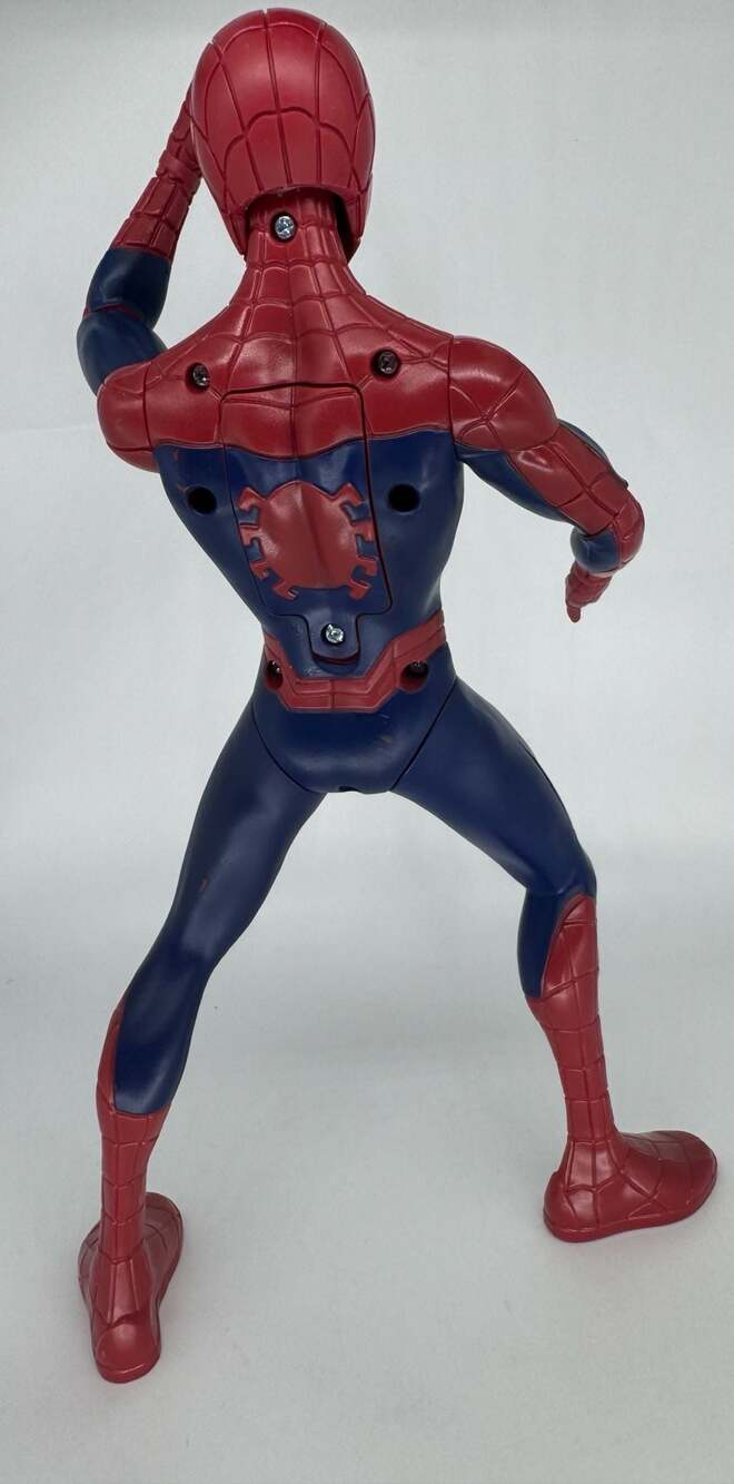 Hasbro Spider-Man 13 inch Talking Electronic Action Figure 2020 - Picture 5 of 11